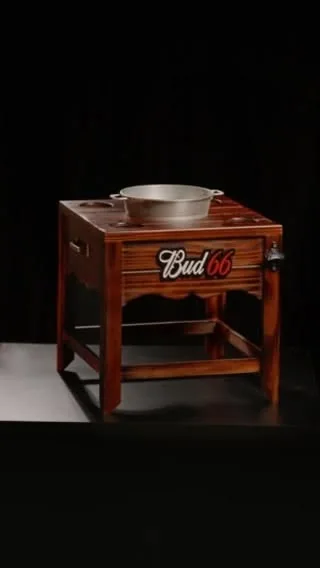 Mesa cervecera con balde